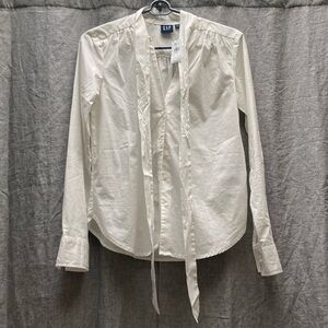 Women’s GAP button-up